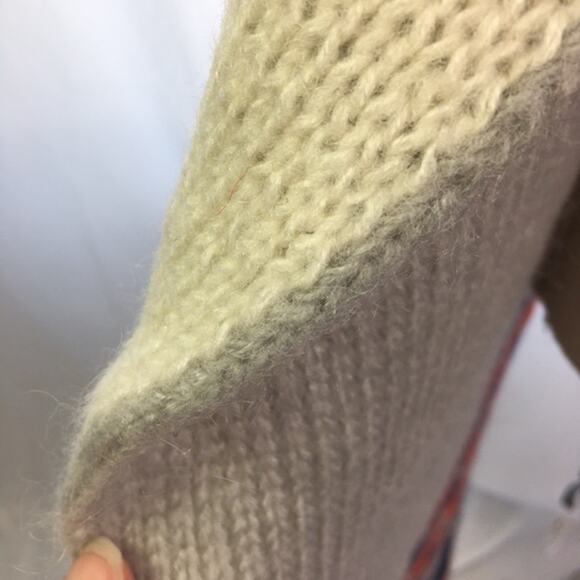 GAP Reversible Blanket Scarf Gray White - Picture 3 of 15